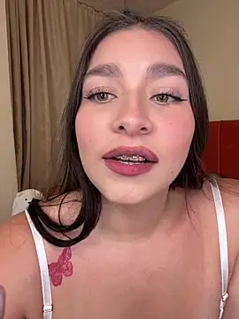 Caandace online show from May 13, 2026, 7:33 pm