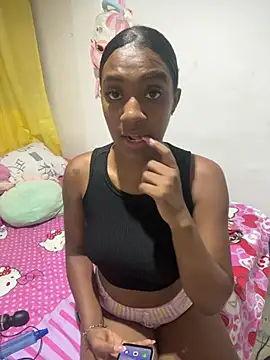 Emi rousse online show from April 18, 2026, 4:05 am