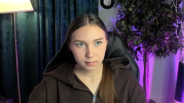 OliviaLang online show from March 19, 2026, 12:53 pm