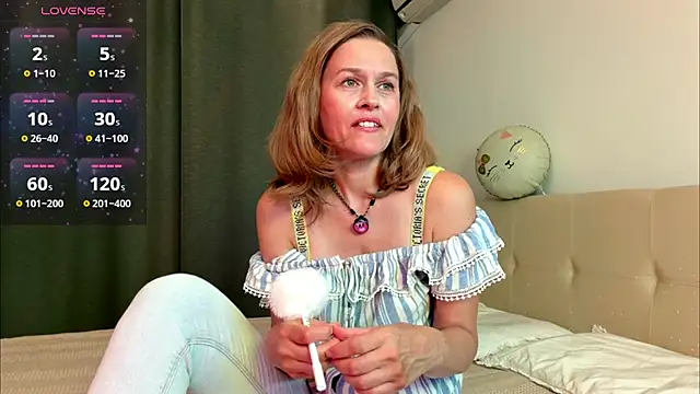 Snapshot of Lizacams chatting on July 8, 2026, 5:06 pm Lizacams online show from July 8, 2026, 5:06 pm