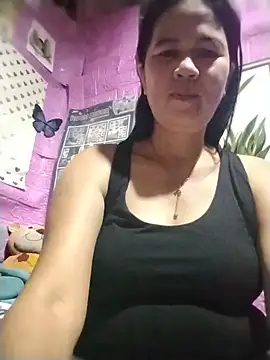 Snapshot of sweet_lyn2025 chatting on August 6, 2026, 12:23 am sweet lyn2025 online show from August 6, 2026, 12:23 am