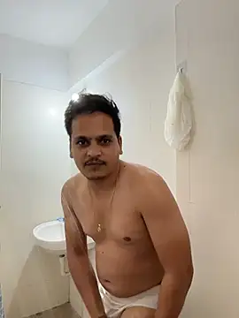 Snapshot of the_guy_u_desire chatting on March 15, 2026, 10:43 am the guy u desire online show from March 15, 2026, 10:43 am