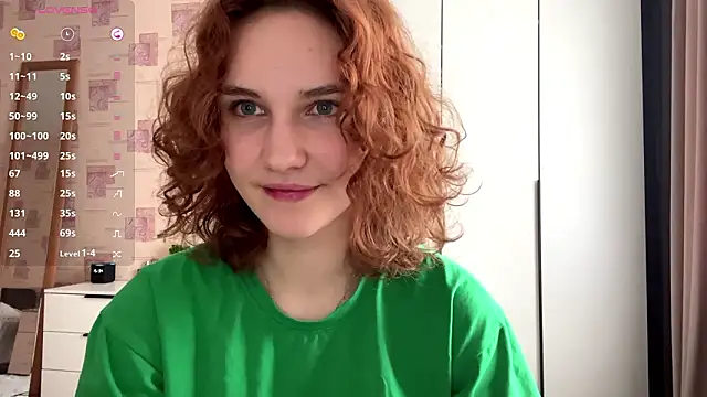 DinaMaylilly online show from March 3, 2026, 12:33 pm