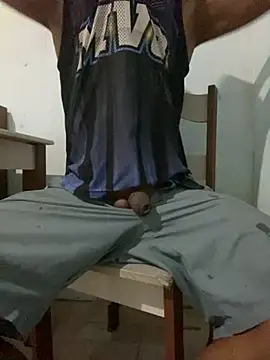 Snapshot of BigBig024 chatting on April 15, 2026, 10:43 pm BigBig024 online show from April 15, 2026, 10:43 pm