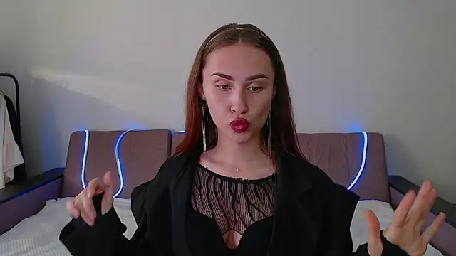 yourameliaa online show from April 20, 2026, 2:42 pm