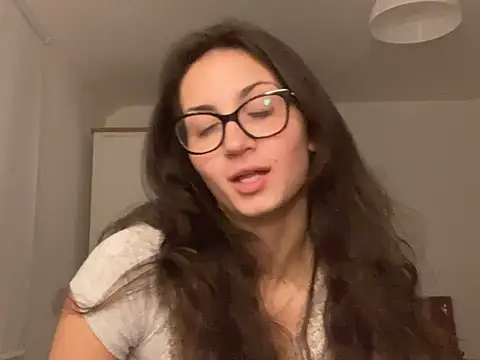 Ellamay06 online show from March 3, 2026, 9:21 pm