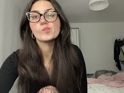 Ellamay06 online show from May 1, 2026, 7:29 pm