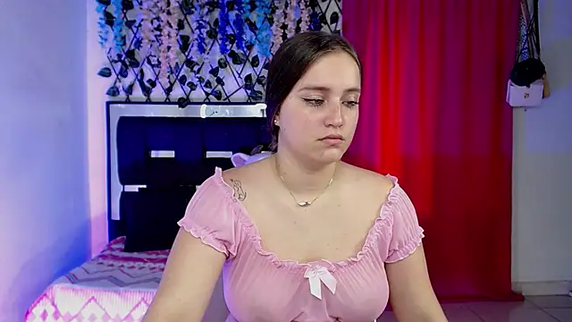 Julieta vegaxh online show from March 2, 2026, 6:59 pm