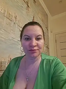 LaraHarper online show from April 13, 2026, 9:09 pm