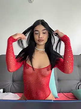 Bella Smithe online show from April 28, 2026, 3:39 pm