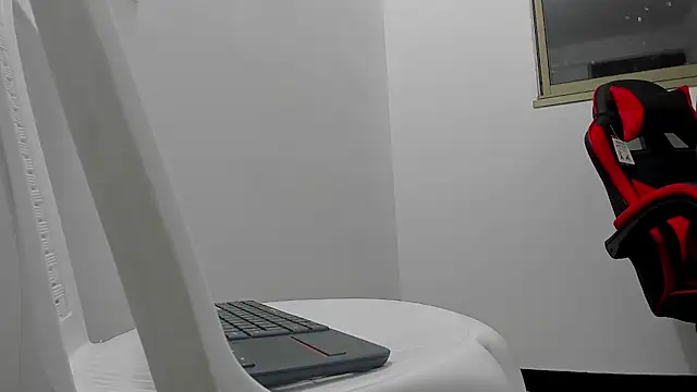 Snapshot of Mnell28 chatting on March 2, 2026, 11:33 pm Mnell28 online show from March 2, 2026, 11:33 pm