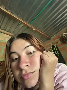 Zoe Luxxe  online show from May 10, 2026, 9:42 pm