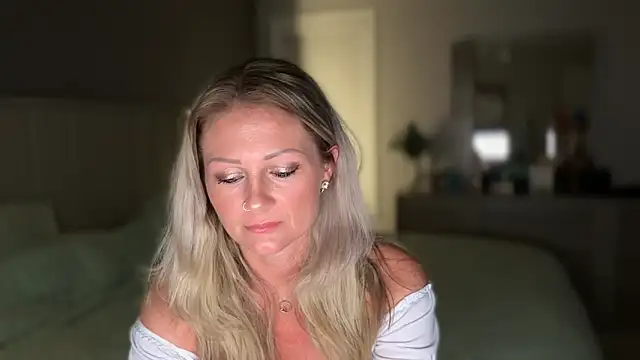 BlondeMilf82 online show from June 18, 2026, 7:30 am