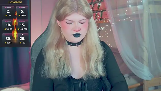 LilithNlsn online show from April 14, 2026, 2:50 am