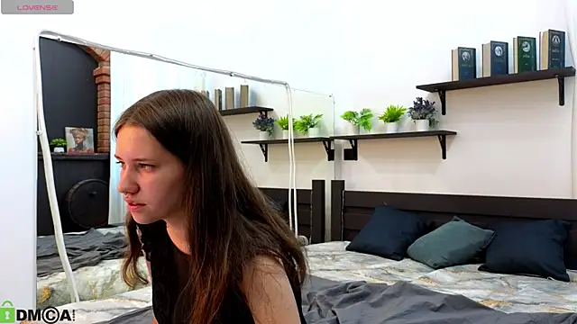 Molly Miavka online show from June 21, 2026, 8:17 am
