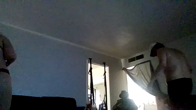 TallHungandCloudy69 online show from April 16, 2026, 12:33 am