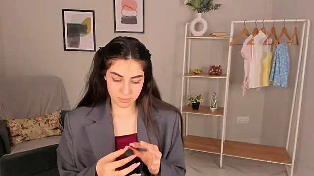 Heily Bennet online show from March 11, 2026, 1:17 pm