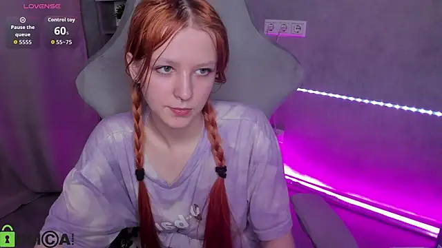 Snapshot of Emma_Dusk chatting on May 16, 2026, 12:07 am Emma Dusk online show from May 16, 2026, 12:07 am