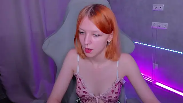 Snapshot of Emma_Dusk chatting on June 3, 2026, 9:34 am Emma Dusk online show from June 3, 2026, 9:34 am