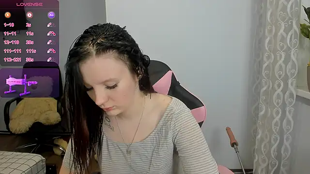 Mary Blu online show from December 11, 2024, 3:24 am