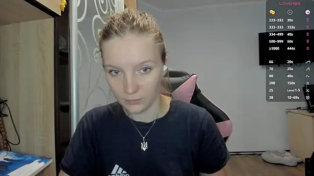 Snapshot of Mary_Blu chatting on September 20, 2025, 8:15 am Mary Blu online show from September 20, 2025, 8:15 am