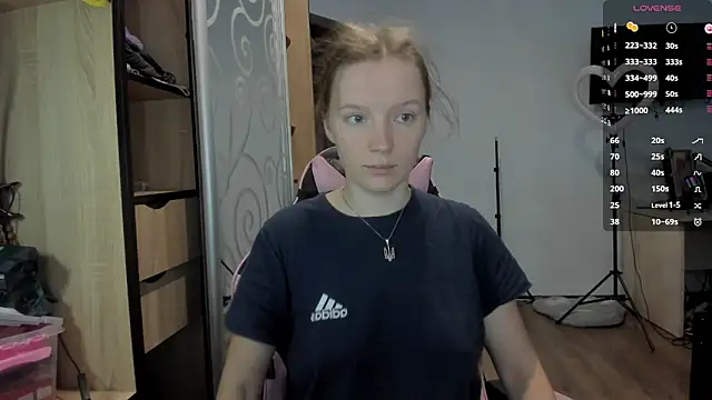 Snapshot of Mary_Blu chatting on October 13, 2025, 8:36 am Mary Blu online show from October 13, 2025, 8:36 am