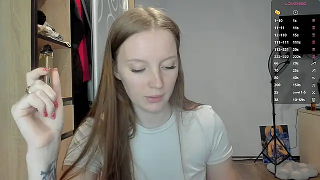 Snapshot of Mary_Blu chatting on October 25, 2025, 12:34 pm Mary Blu online show from October 25, 2025, 12:34 pm