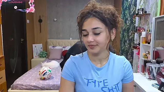 Snapshot of KatarinaHeaven chatting on June 19, 2026, 7:28 pm KatarinaHeaven online show from June 19, 2026, 7:28 pm