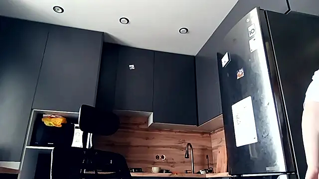 Snapshot of FreedaRiesinger chatting on March 3, 2026, 7:14 am FreedaRiesinger online show from March 3, 2026, 7:14 am