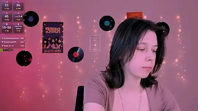 aria wild  online show from April 8, 2026, 12:38 pm