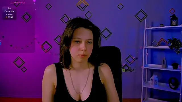 aria wild  online show from April 19, 2026, 7:05 pm