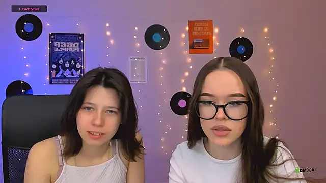 Snapshot of aria_wild_ chatting on May 1, 2026, 8:52 am aria wild online show from May 1, 2026, 8:52 am