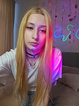 Emma Willson online show from June 14, 2026, 3:25 pm