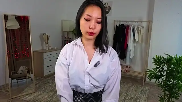 SuzySult online show from March 9, 2026, 11:03 am