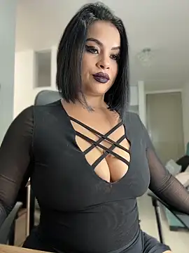 AriannaSmyth online show from June 17, 2026, 2:25 am