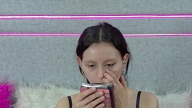 Naomimolie online show from July 22, 2026, 12:41 pm