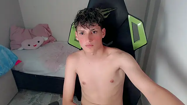 Snapshot of Pablito_junior chatting on May 24, 2026, 12:48 am Pablito junior online show from May 24, 2026, 12:48 am