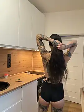 LaMargarett online show from March 25, 2026, 4:46 pm