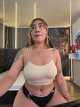 Snapshot of ManuelaVeeleez chatting on March 3, 2026, 3:56 am ManuelaVeeleez online show from March 3, 2026, 3:56 am