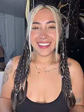 Snapshot of ManuelaVeeleez chatting on June 26, 2026, 6:29 am ManuelaVeeleez online show from June 26, 2026, 6:29 am
