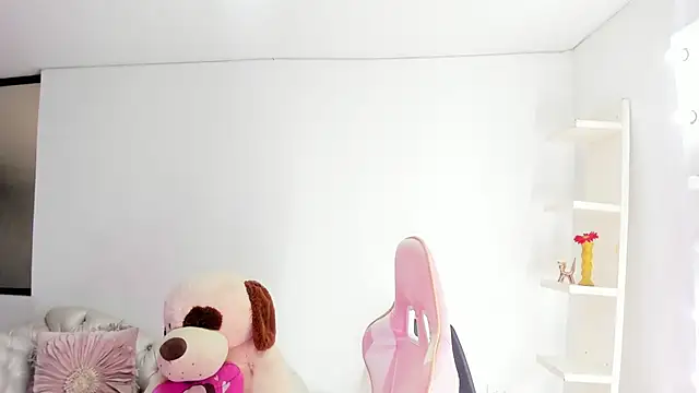 KoralCruz  online show from March 28, 2026, 2:49 pm