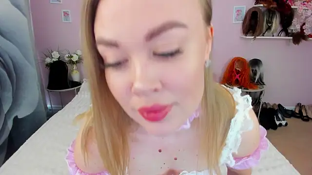 HannahWillow online show from April 9, 2026, 6:30 am