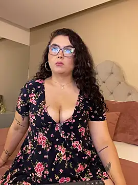 AlmaraRouge online show from July 31, 2026, 8:19 pm