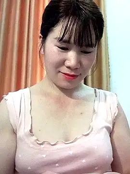 Snapshot of Bondgirl_9 chatting on May 16, 2026, 7:05 am Bondgirl 9 online show from May 16, 2026, 7:05 am