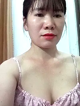 Snapshot of Bondgirl_9 chatting on May 29, 2026, 7:56 pm Bondgirl 9 online show from May 29, 2026, 7:56 pm