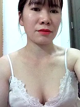 Snapshot of Bondgirl_9 chatting on May 31, 2026, 7:48 am Bondgirl 9 online show from May 31, 2026, 7:48 am