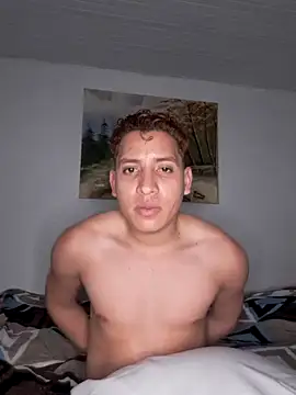 franhot25 online show from March 16, 2026, 6:39 am