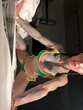 SkinnyLilly online show from June 8, 2026, 7:47 pm