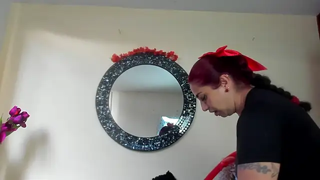 Maye Milf  online show from March 20, 2026, 1:05 pm