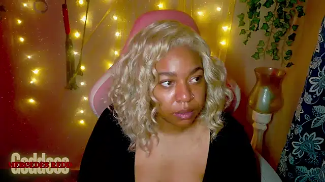 Goddess MercedesRedd online show from June 26, 2026, 1:37 pm